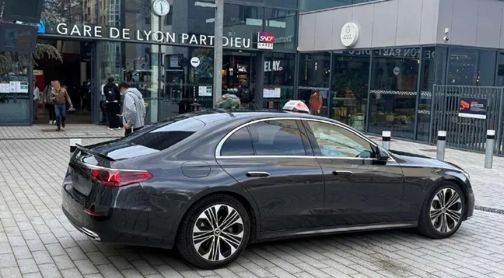 chauffeur de taxi service transport vers gare lyon
