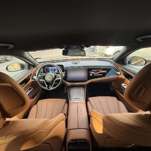 chauffeur taxi lyon interieur berline haut de gamme