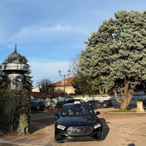 reservation en ligne chauffeur taxi a lyon